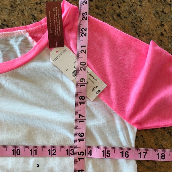 LAST ONE: MEDIUM NWT M PINK AND WHITE BASEBALL TEE - Picture 5 of 5